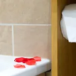 Watermark Apartment *