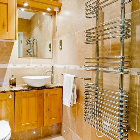 Watermark Apartment *